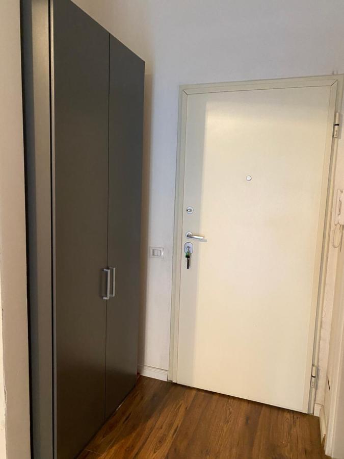 Ambassador Apartment *